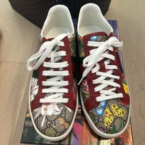 Gucci flora size 37 shoes. Worn once